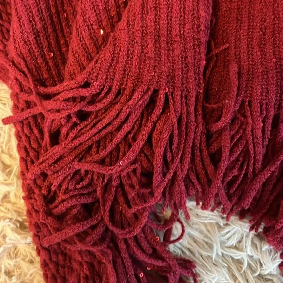 Beautiful cape/poncho. Has some sparkle. Perfect condition!! - Picture 3 of 6